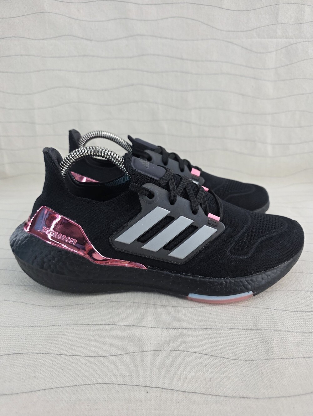 Adidas Womens UltraBoost 22 Black Pink Running Shoes Sneakers GX5928 Size 7.5